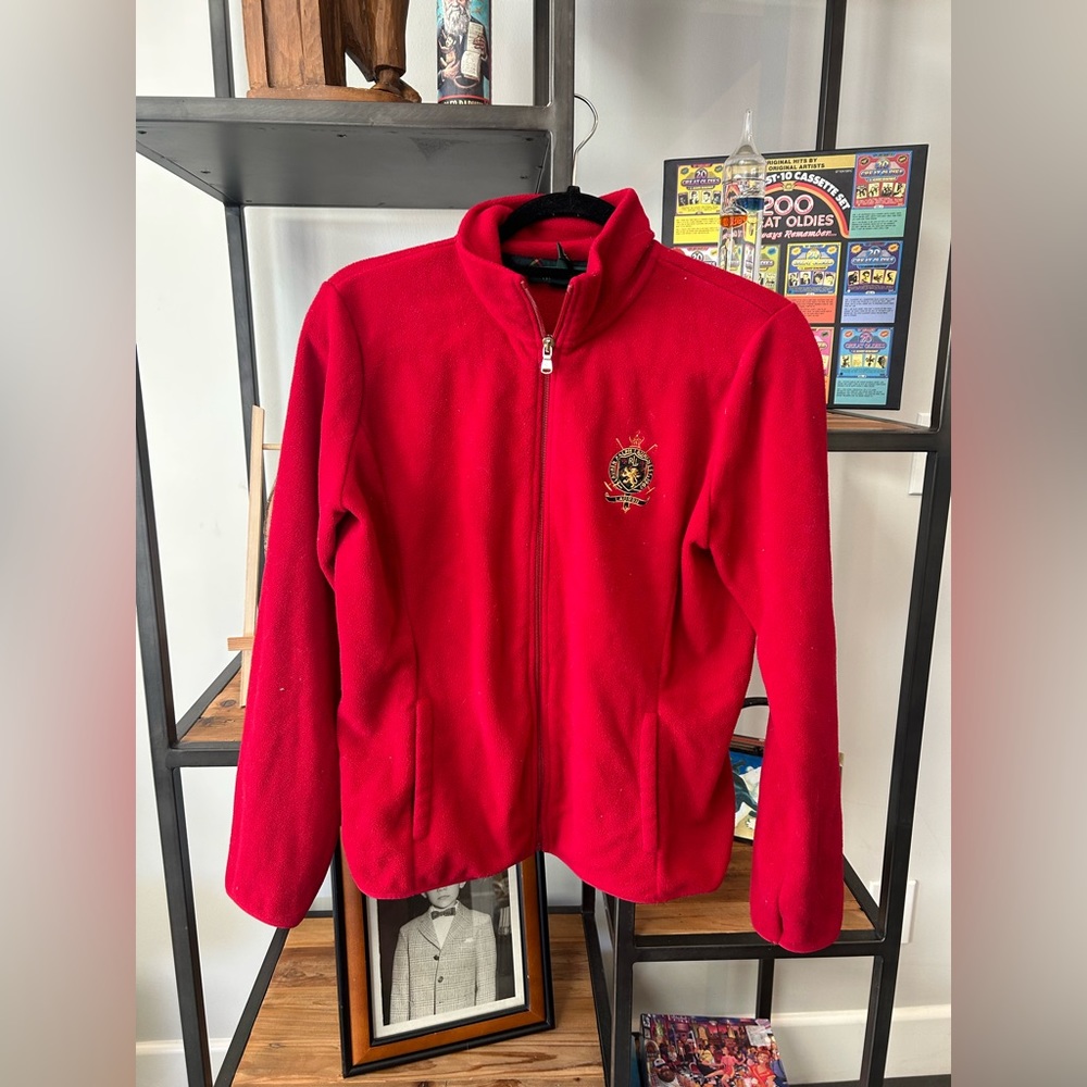 Stunning vintage Ralph Lauren Fleece red embroidered logo zip up. Size medium.